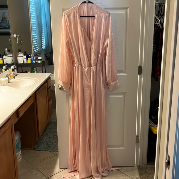 Maternity dress - Picture 1 of 3